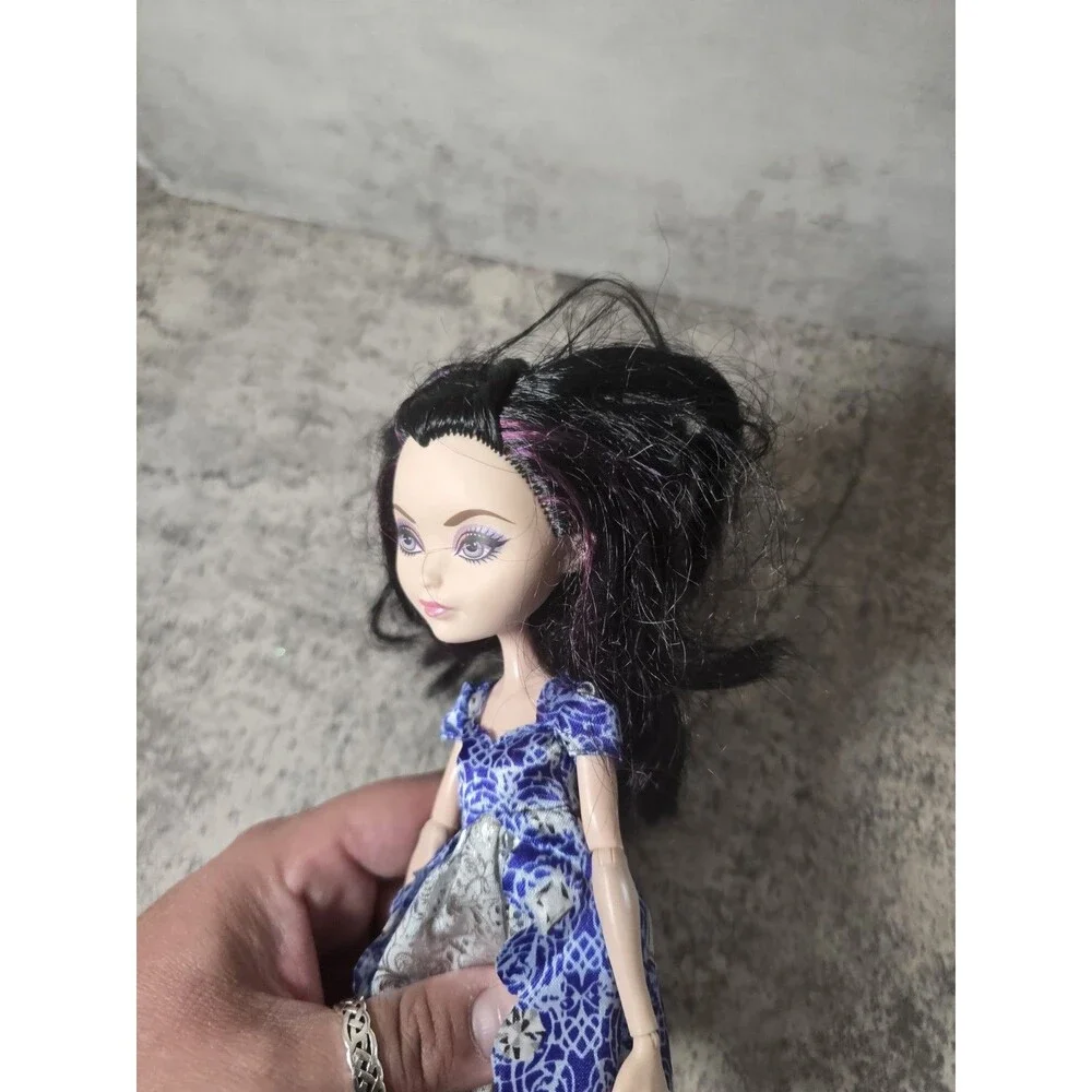 Ever After High Friends Raven Queen Basic Doll - Mattel Black & Purple Hair
